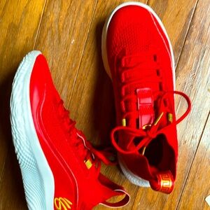 Size 7 curry basketball shoes no box